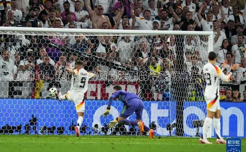 飞跃巅峰：热门运动项目赛事的精彩瞬间与幕后故事